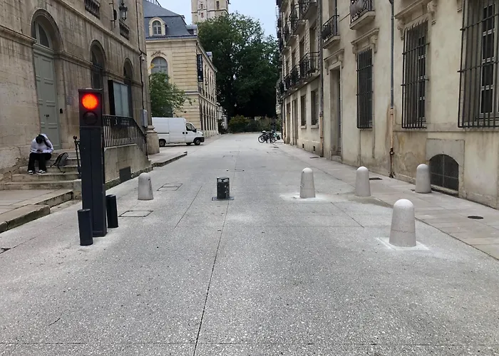 Appart Cosy 6 Personnes - Parking Gratuit - Centre Ville Historique Dijon